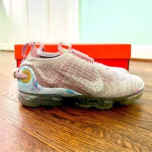 Women’s Nike Air VaporMax 2020 Flyknit Sneaker Light Arctic Pink Size 7.5